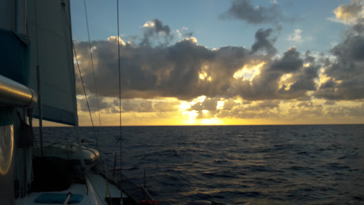 sailing luna sea cruising live aboard blog
